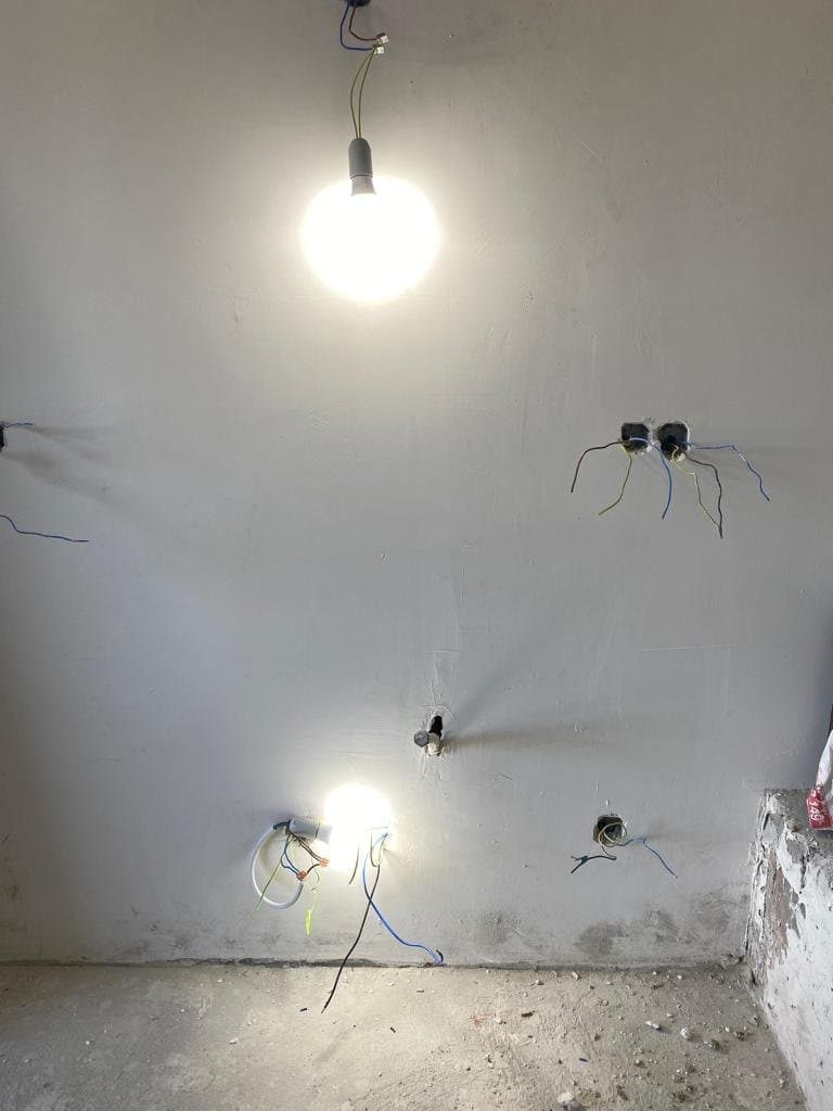 Pontos de luz preparados no teto