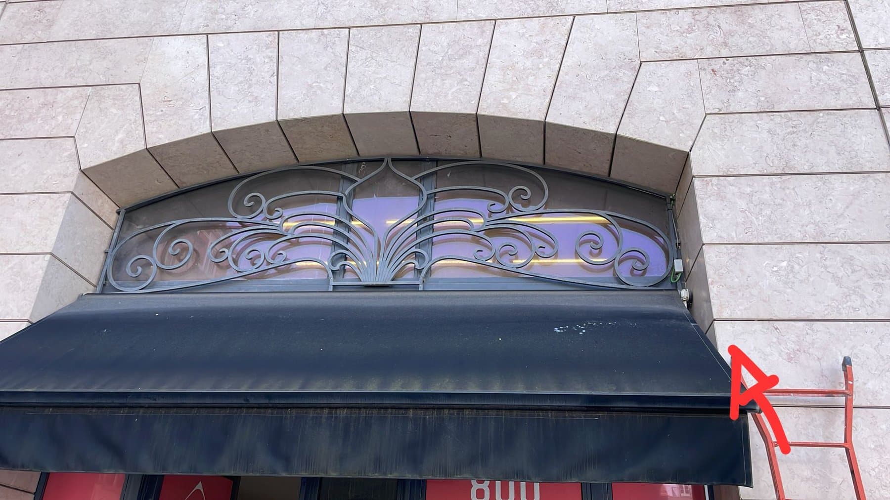 Fachada da loja no centro de Lisboa